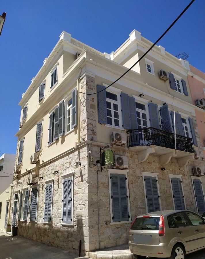 Fiera Guesthouse Ermoupoli Luaran gambar